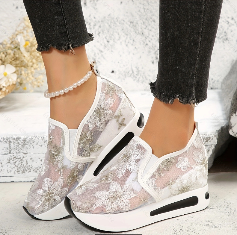 レースフラットプラットフォーム女性スポーツシューズメッシュ通 - Running Gear Ladies のレビューと価格